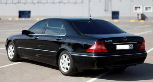 Mercedes S-class W220